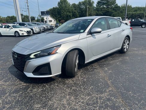 Used 2023 Nissan Altima 2.5 S FWD image 6