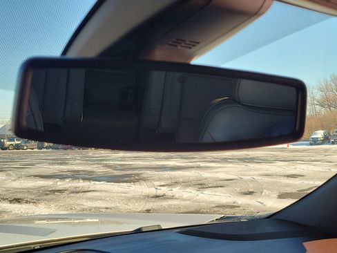 Used 2022 GMC Yukon XL SLT w/ SLT Premium Package image 30