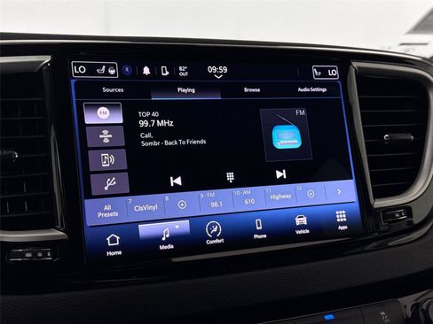Used 2022 Chrysler Pacifica Touring-L FWD image 19