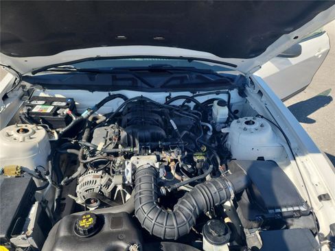 Used 2010 Ford Mustang Premium image 12