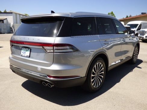 Used 2022 Lincoln Aviator Reserve image 11