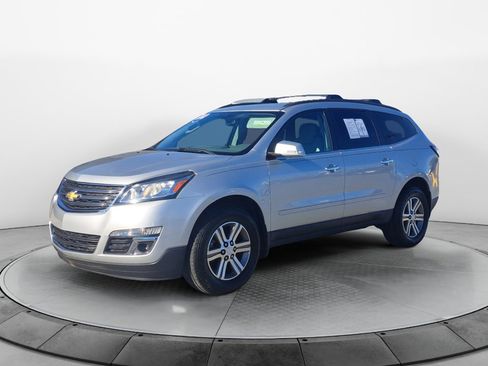 Used 2016 Chevrolet Traverse LT image 3