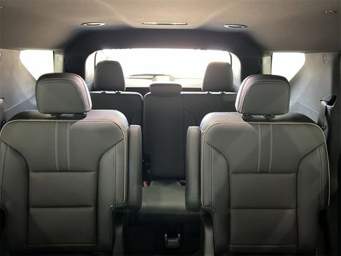 New 2026 Chevrolet Traverse High Country image 34