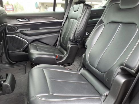 Used 2021 Jeep Grand Cherokee L Limited AWD/4WD image 15