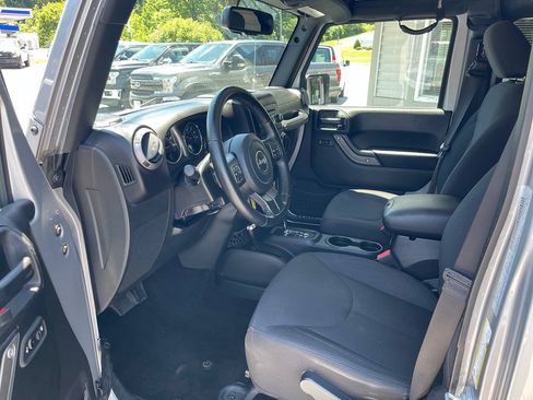 Used 2017 Jeep Wrangler Unlimited Sport AWD/4WD image 14
