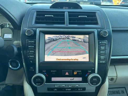 Used 2012 Toyota Camry XLE image 17
