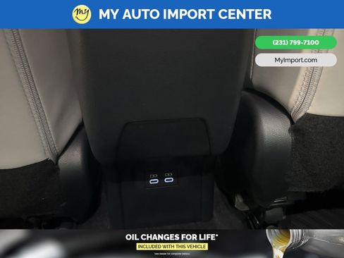 Used 2024 Toyota Prius XLE image 24