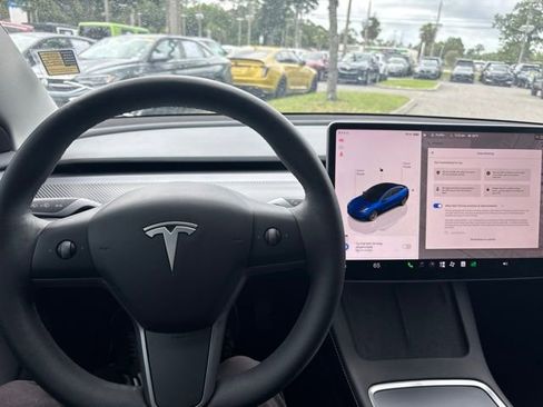 Used 2022 Tesla Model 3 Long Range AWD/4WD image 7