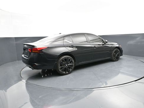 Used 2022 Nissan Altima 2.5 SR w/ Midnight Edition Package AWD/4WD image 6
