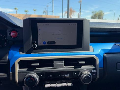Used 2025 Toyota Tacoma TRD Off-Road AWD/4WD image 16