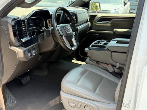 Used 2025 GMC Sierra 1500 SLT RWD image 7