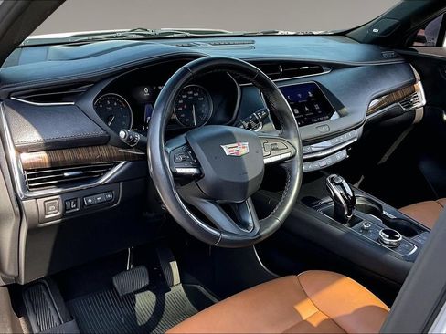 Used 2023 Cadillac XT4 Premium Luxury w/ Technology Package FWD image 13