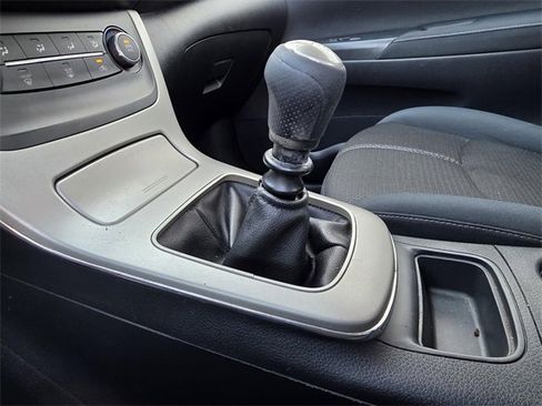 Used 2015 Nissan Sentra S image 18