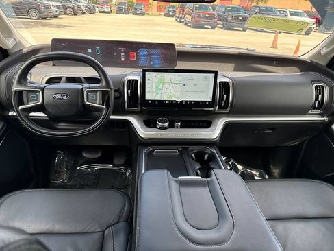 Used 2025 Ford Expedition Max Platinum AWD/4WD image 6