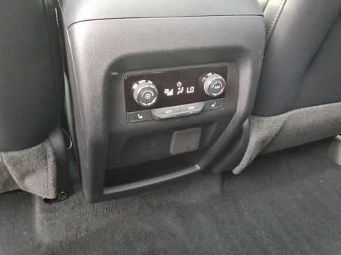 Certified 2024 Chevrolet Traverse RS FWD image 19