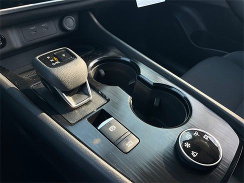 Used 2025 Nissan Rogue S image 17