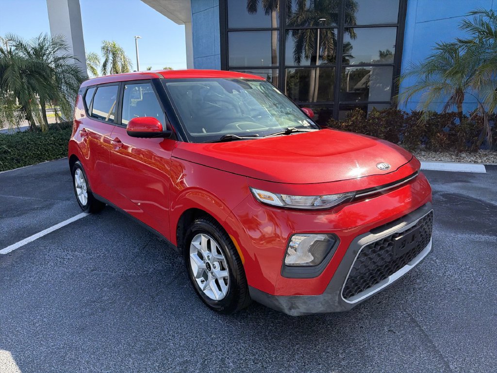 Used 2020 Kia Soul S FWD image 2