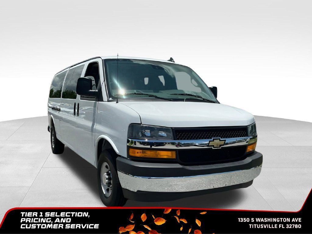 Used 2025 Chevrolet Express 3500 LT w/ LT Preferred Equipment Group RWD image 13