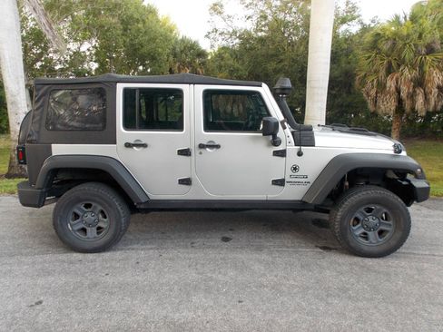Used 2012 Jeep Wrangler Unlimited Sport AWD/4WD image 5