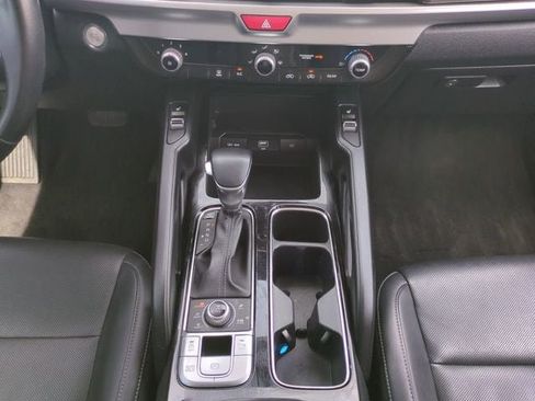 Used 2021 Kia Telluride S AWD/4WD image 19