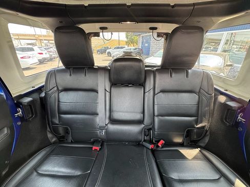 Used 2020 Jeep Wrangler Unlimited Sahara w/ Uconnect 4C Nav & Sound Group AWD/4WD image 31