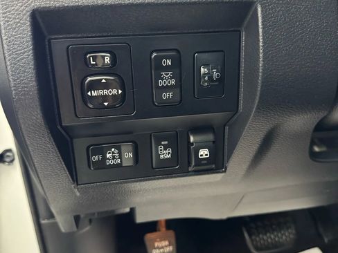 Used 2017 Toyota Tundra Limited w/ Limited Premium Package image 21