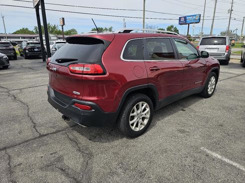 Used 2016 Jeep Cherokee Latitude w/ Safety Group FWD image 6