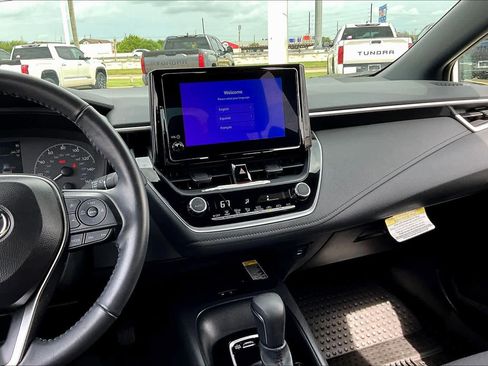 Used 2024 Toyota Corolla SE w/ SE Premium Package image 7