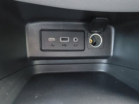 Used 2023 Chevrolet Equinox LT image 28