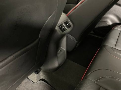 Used 2023 Buick Envision Essence w/ Sport Touring Package AWD/4WD image 18