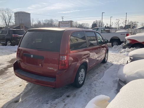 Used 2009 Dodge Grand Caravan SE image 2