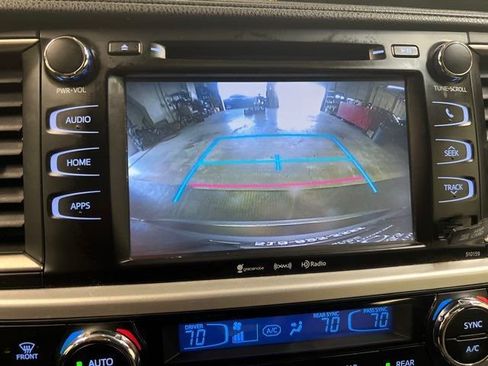Used 2016 Toyota Highlander XLE image 19
