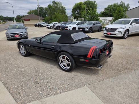 Used 1993 Chevrolet Corvette Convertible RWD image 2