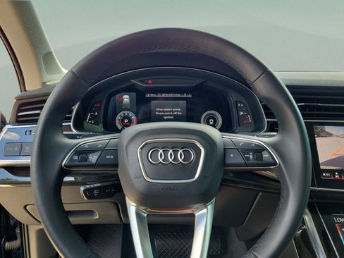 Used 2022 Audi Q7 Premium Plus image 8