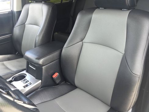 Used 2023 Toyota 4Runner SR5 Premium w/ Moonroof Package AWD/4WD image 15