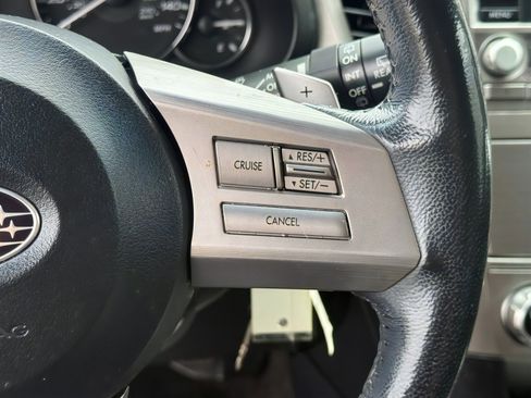 Used 2011 Subaru Outback 2.5i Premium w/ All-Weather Pkg image 17