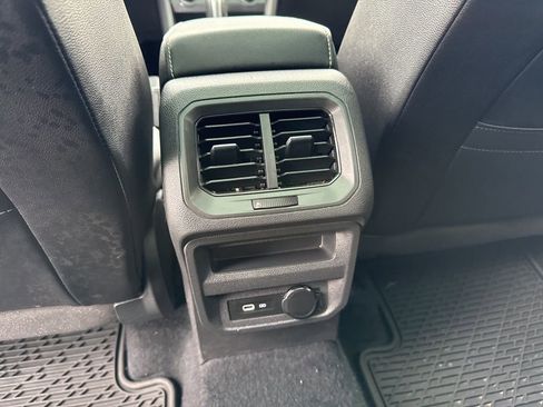 Used 2021 Volkswagen Tiguan SE R-Line image 16