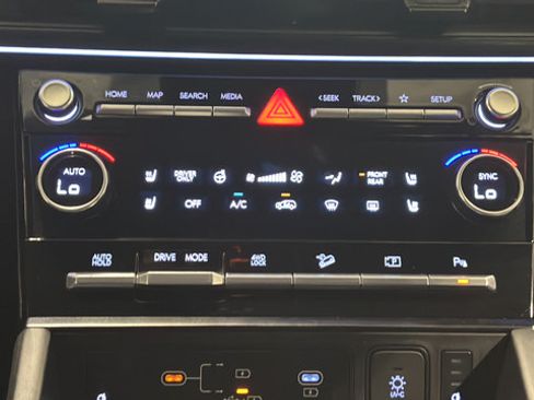 Used 2024 Hyundai Santa Fe Calligraphy AWD/4WD image 18