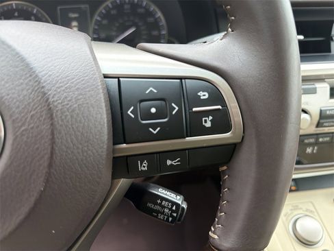 Used 2016 Lexus ES 350 w/ Premium Package w/Wood Trim image 27