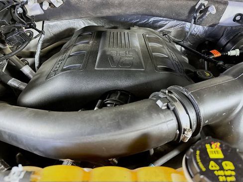 Used 2016 Ford F150 Lariat image 9