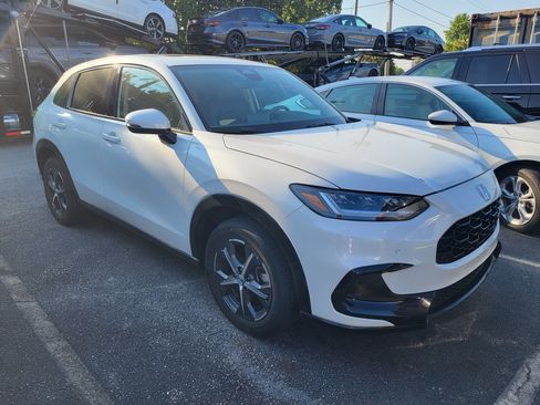 Used 2024 Honda HR-V EX-L image 3