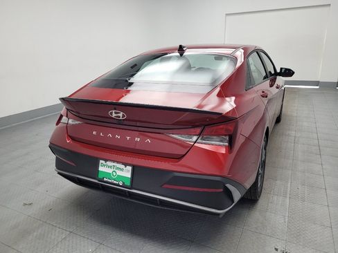 Used 2025 Hyundai Elantra Sport FWD image 7