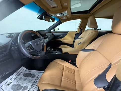 Certified 2023 Lexus ES 300h w/ Luxury Package image 15