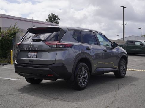 Used 2021 Nissan Rogue S FWD image 4