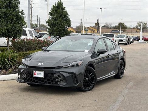 Certified 2025 Toyota Camry SE image 2