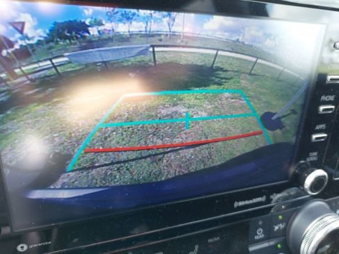 Used 2021 Toyota Highlander XLE image 7