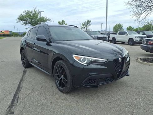 Used 2020 Alfa Romeo Stelvio Ti Sport w/ Quick Order Package 22S Sport AWD/4WD image 3