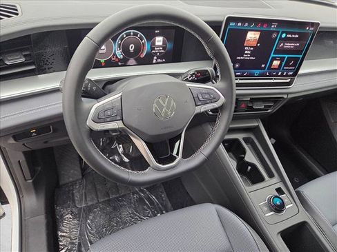 New 2026 Volkswagen Tiguan SE image 3