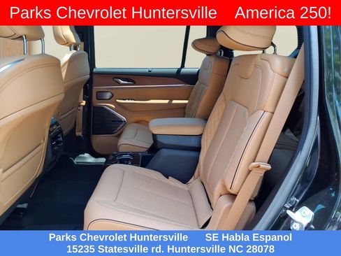 Used 2025 Jeep Grand Cherokee L Summit w/ Advanced Protech Group IV AWD/4WD image 21