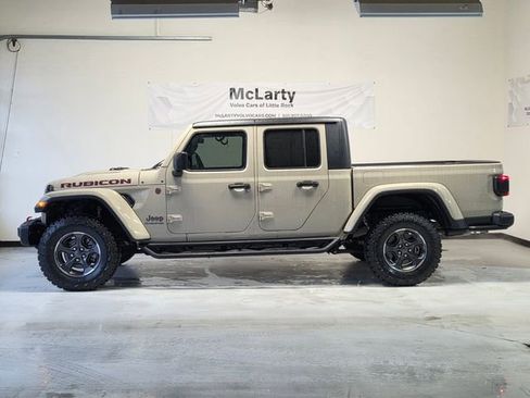 Used 2020 Jeep Gladiator Rubicon AWD/4WD image 2